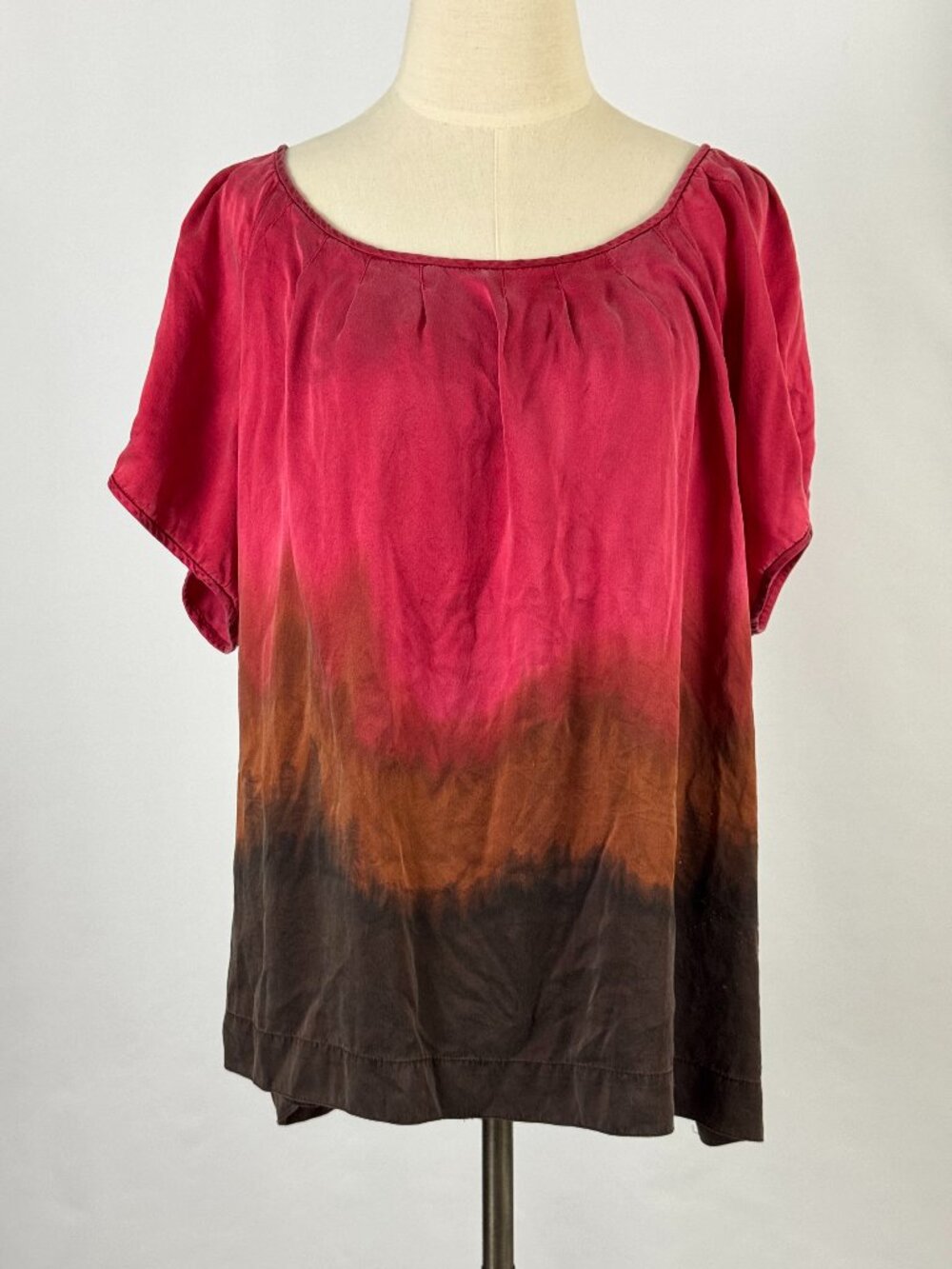 Chaus 100% Silk Red Ombre Gradient Blouse Size 1X Short Sleeves Loose Flowy